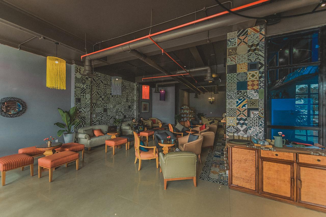 Geminai Hotel&Café Dong Hoi Extérieur photo